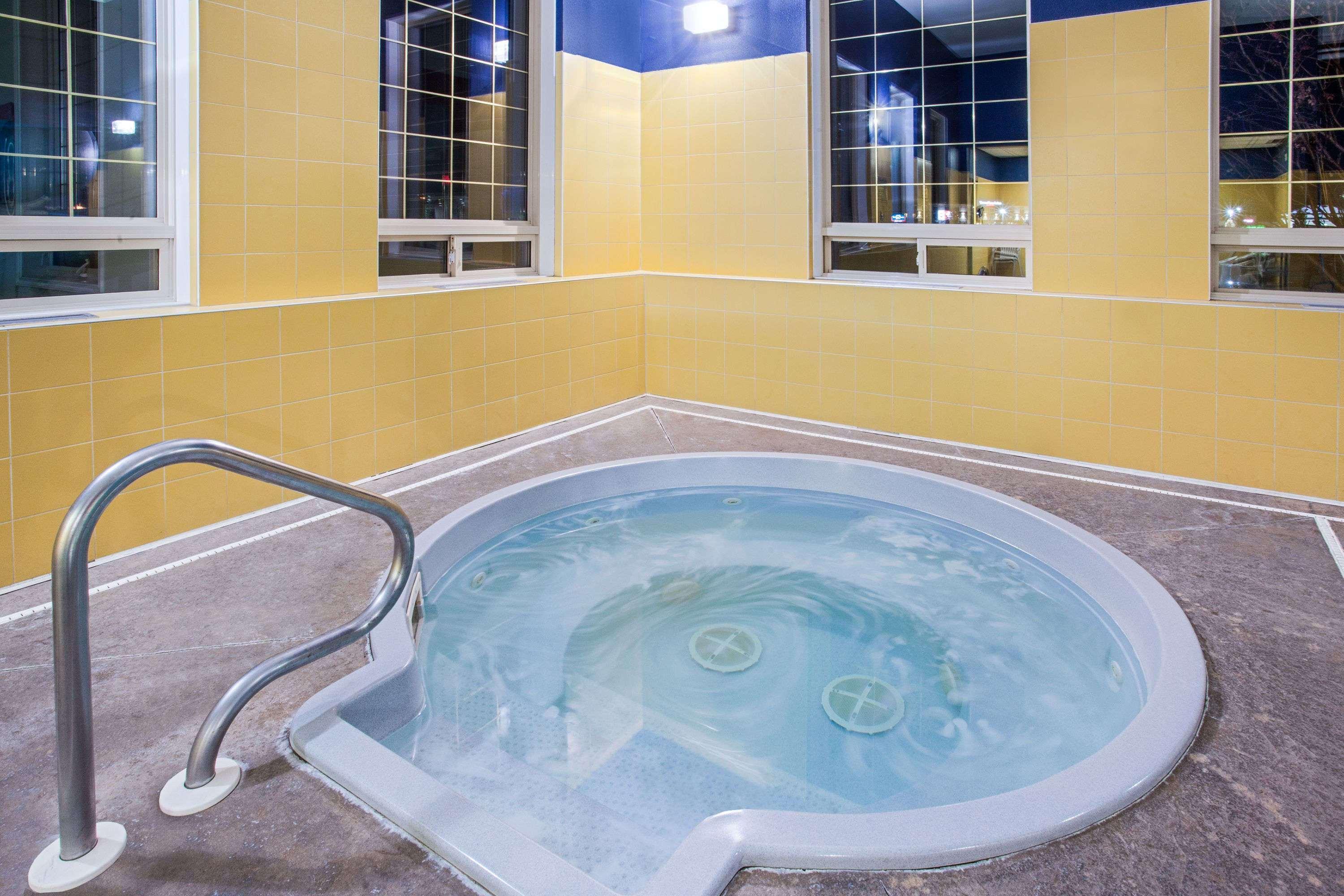 Ramada By Wyndham Red Deer Hotel & Suites Εξωτερικό φωτογραφία