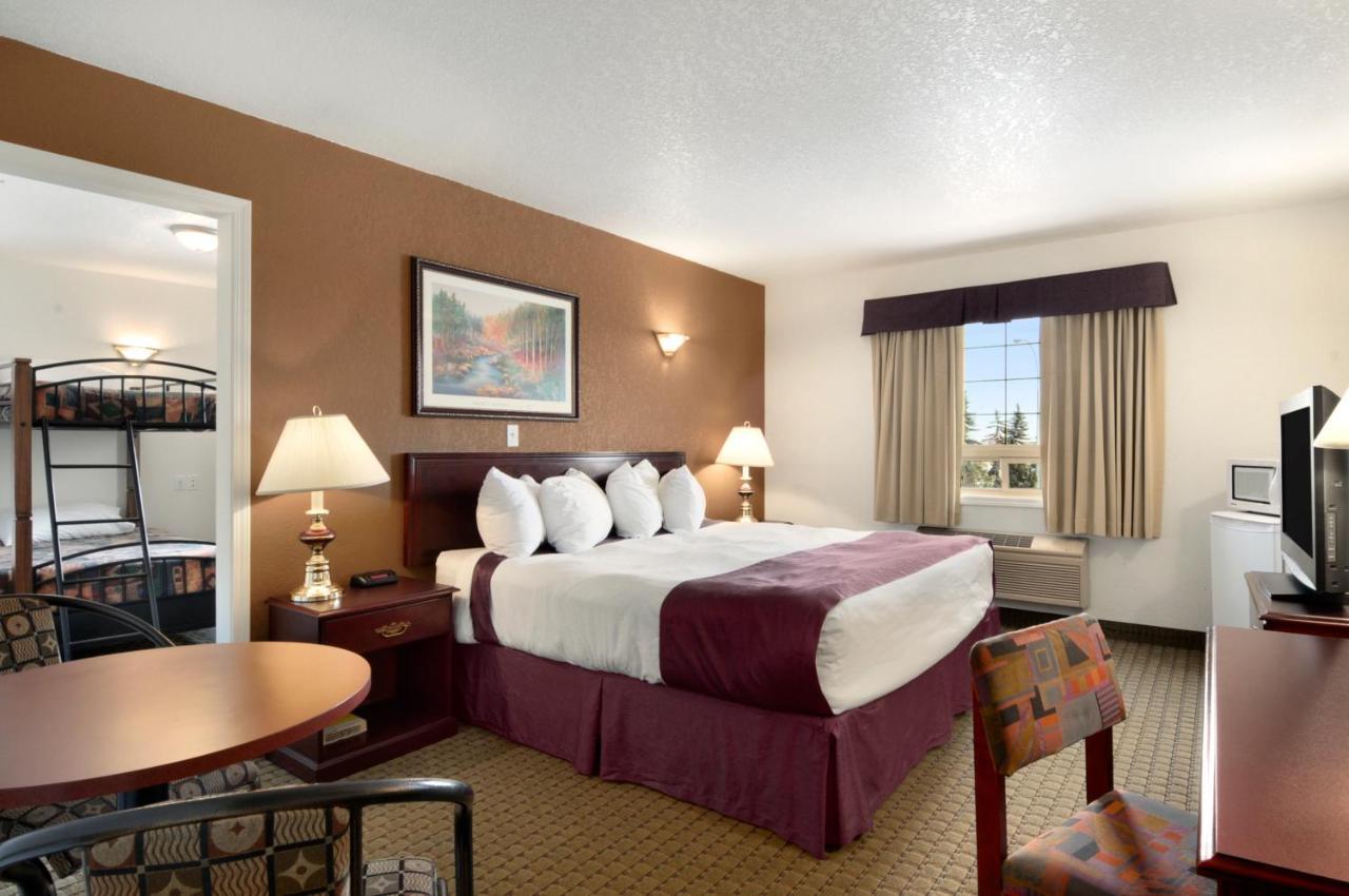 Ramada By Wyndham Red Deer Hotel & Suites Εξωτερικό φωτογραφία