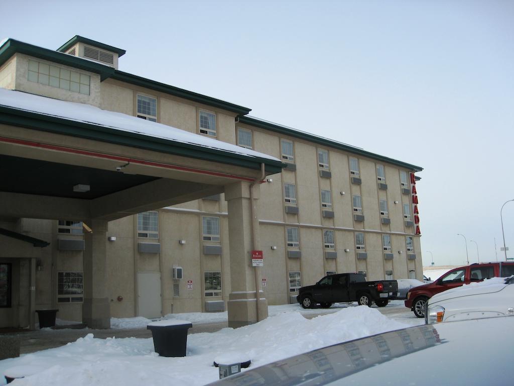 Ramada By Wyndham Red Deer Hotel & Suites Εξωτερικό φωτογραφία