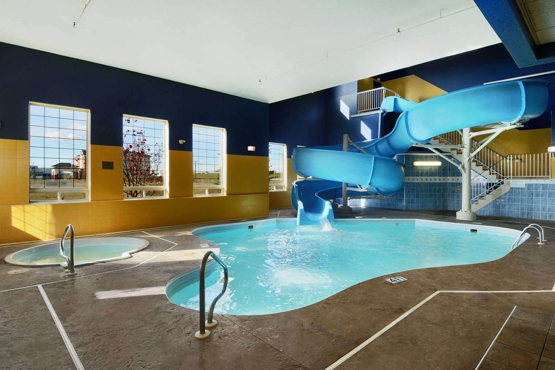 Ramada By Wyndham Red Deer Hotel & Suites Εξωτερικό φωτογραφία