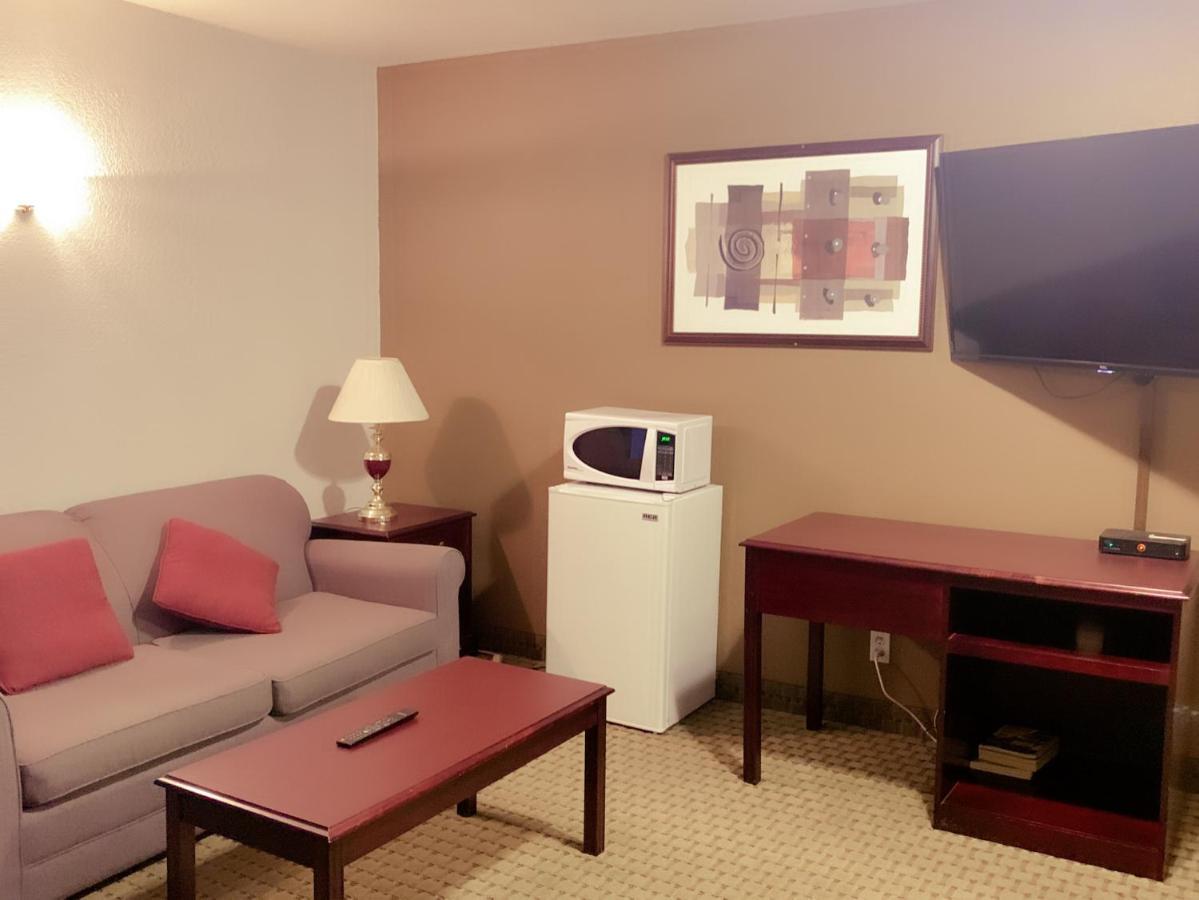 Ramada By Wyndham Red Deer Hotel & Suites Εξωτερικό φωτογραφία